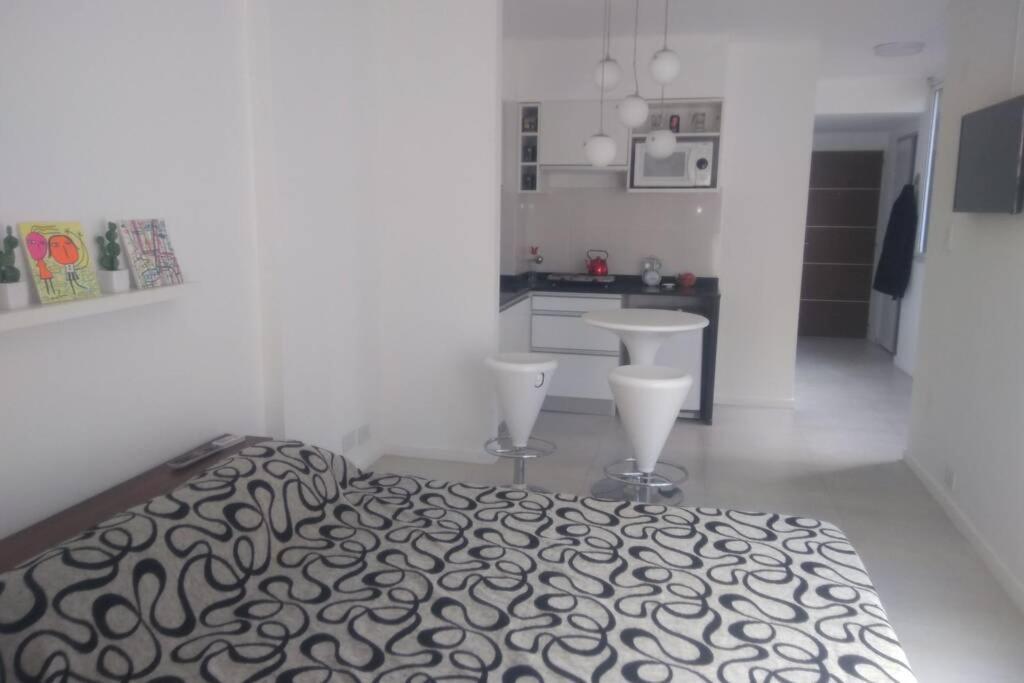 Amplio Loft En Zona Parque España Apartamento Rosario